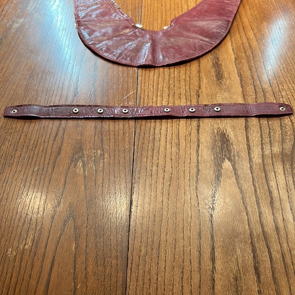 Unbranded Distresed Burgundy  Leather Travel Crossbody Pouch With Snap Strap - Picture 3 of 7